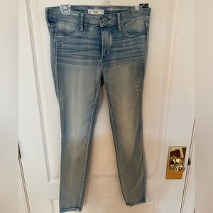 New with Tags Abercrombie & Fitch Light Skinny Jeans
